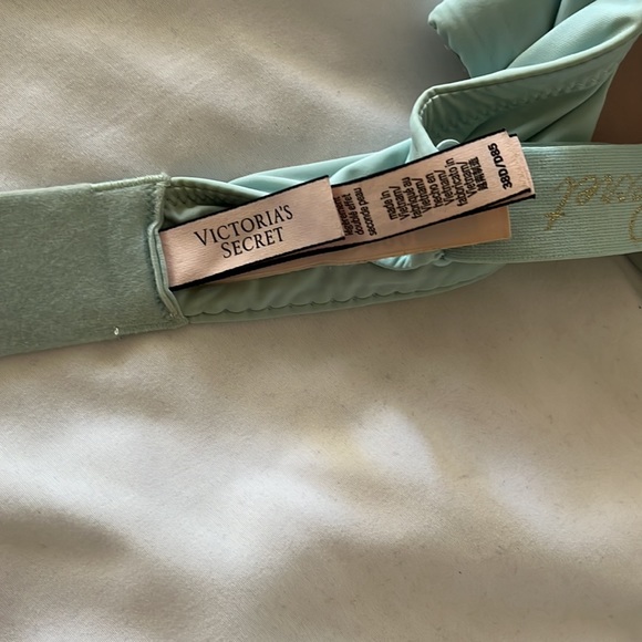 VS Bra - Picture 4 of 7